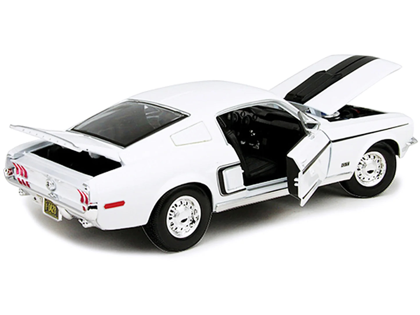 Ford Mustang GT Cobra Jet 1968 alb - 1/18 Maisto