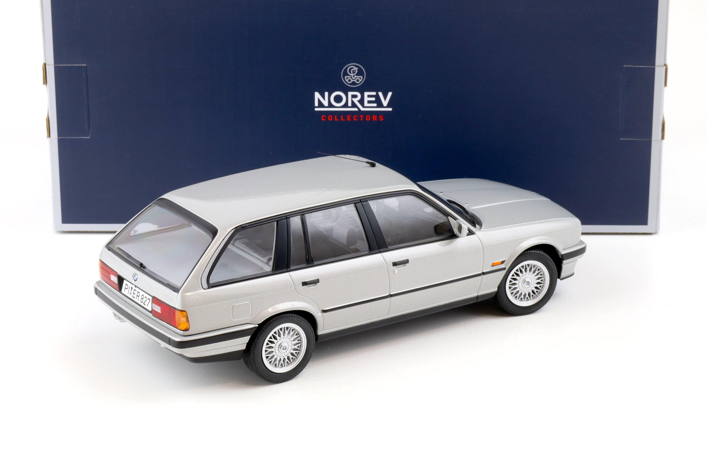 BMW 325i Touring 1991 argintiu - 1/18 Norev