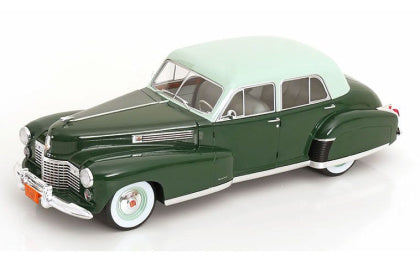 Cadillac Fleetwood Series 60 Special Sedan Green - 1/18 Model Car Group