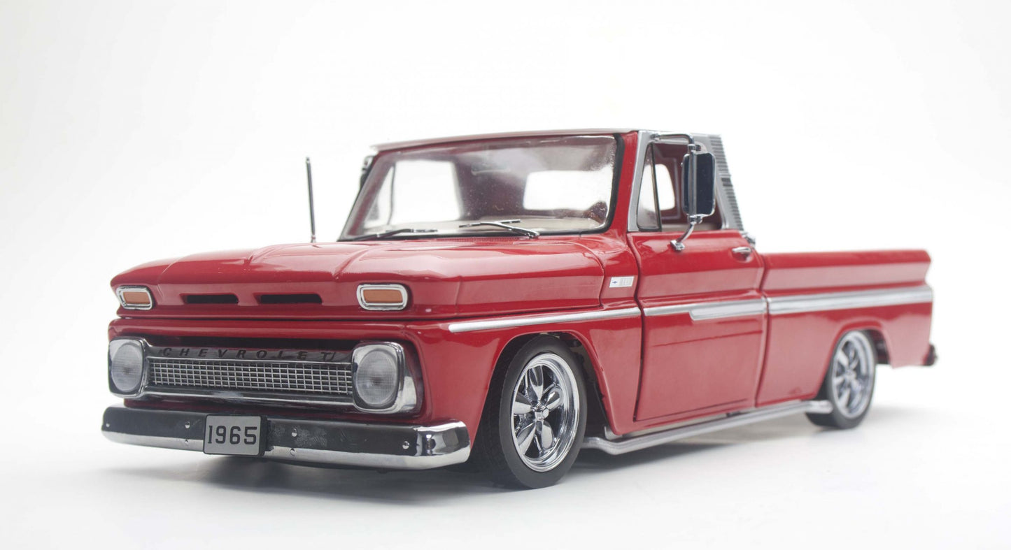 Chevrolet C-10 Styleside Pickup Lowrider red 1965 - 1/18 Sun Star