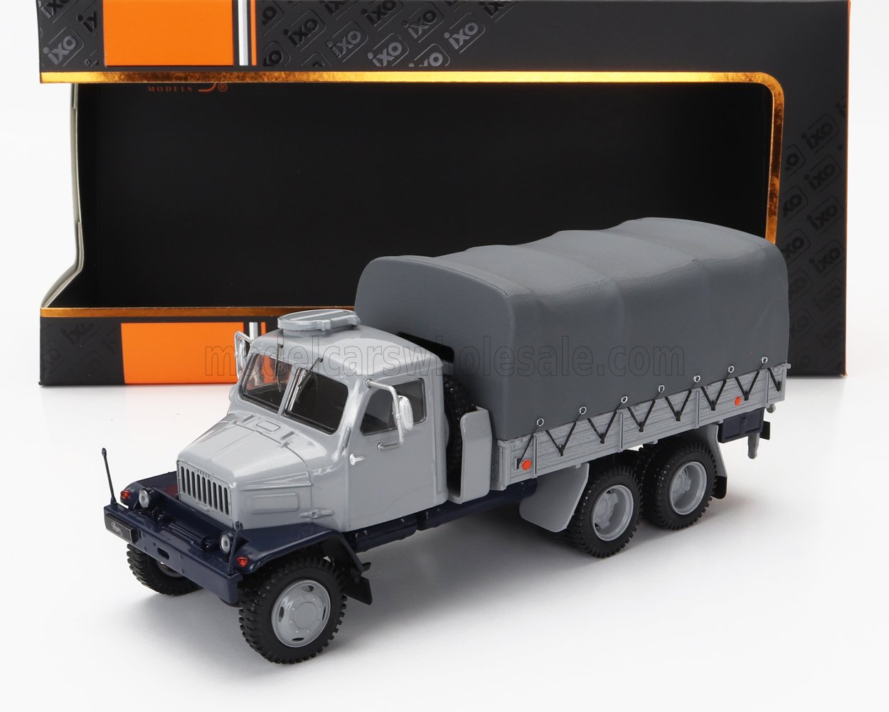 Camion Praga V3S 6wd 1962 cu vitrina plexiglass - 1/43 Ixo Models