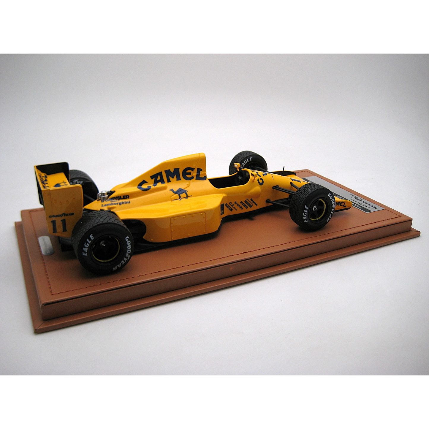 Formula 1 Lotus 102 1990 Lamborghini Engine USA GP Qualifyng Driver Derek Warwick 55pcs - 1/18 Tecnomodel