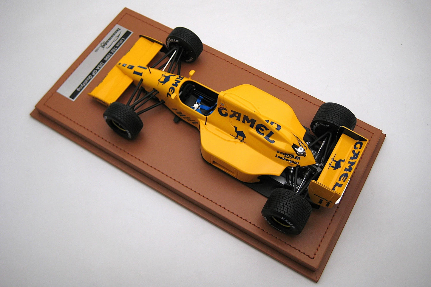 Formula 1 Lotus 102 1990 Lamborghini Engine USA GP Qualifyng Driver Derek Warwick 55pcs - 1/18 Tecnomodel