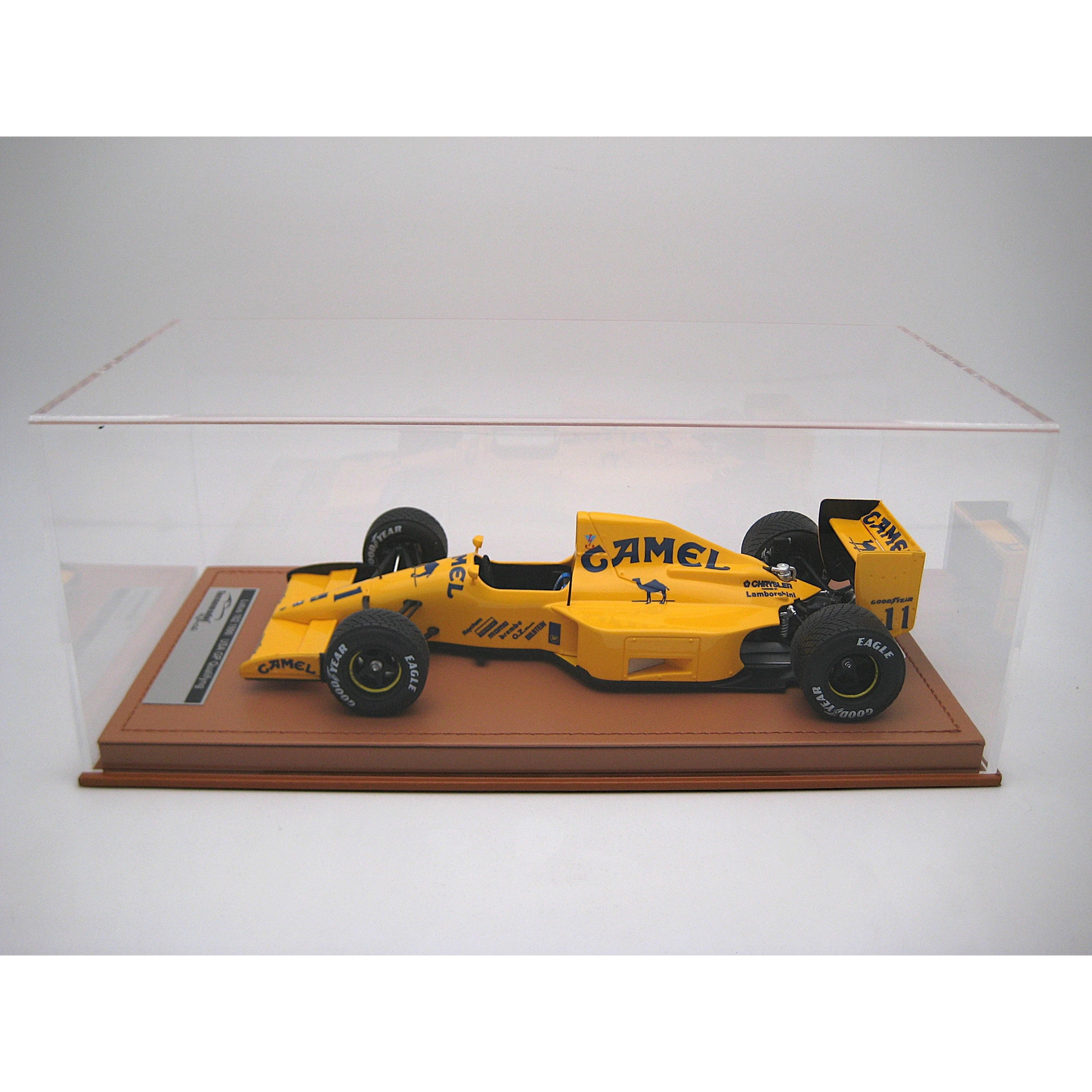 Formula 1 Lotus 102 1990 Lamborghini Engine USA GP Qualifyng Driver Derek Warwick 55pcs - 1/18 Tecnomodel