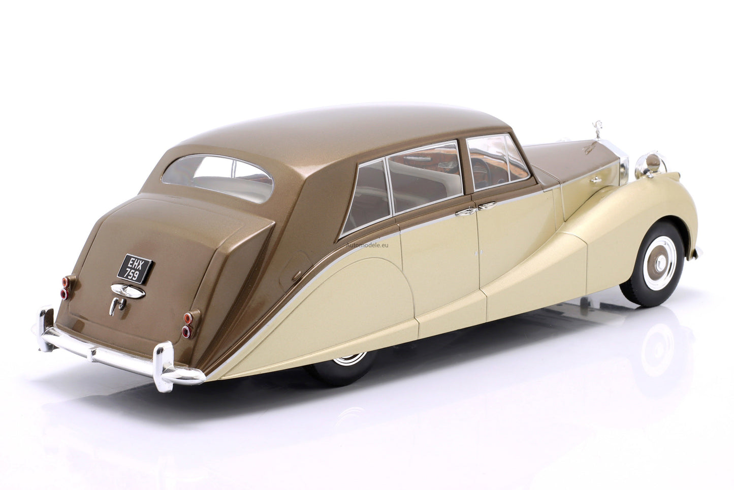 Rolls-Royce silver Wraith Empress by Hooper maro/bej - 1/18 Model Car Group