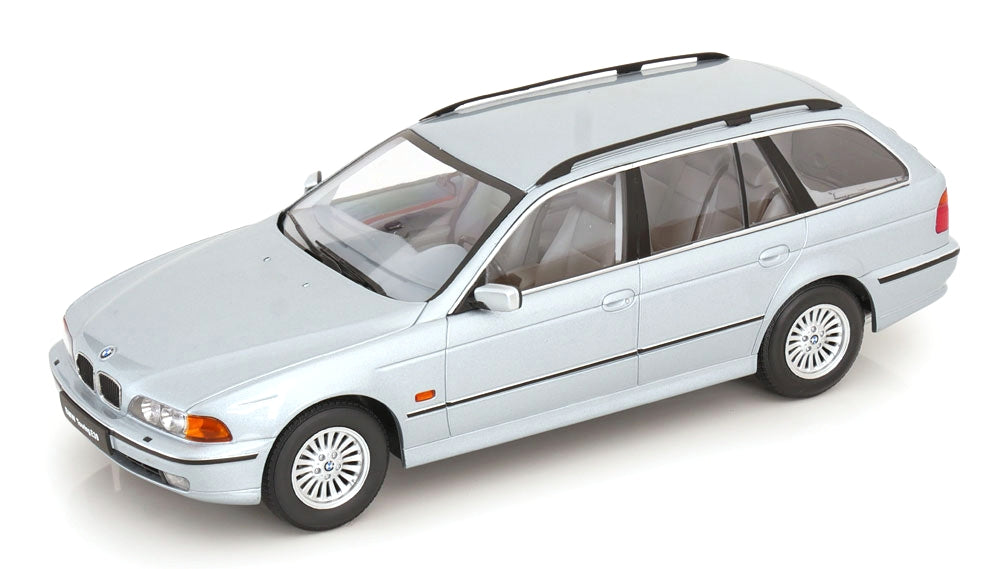 BMW 5-series Touring E39 1998 arctic silver - 1/18 Triple9