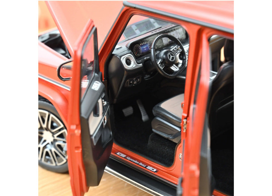 Mercedes-Benz G-Class 2024 copper orange matt - 1/18 Norev