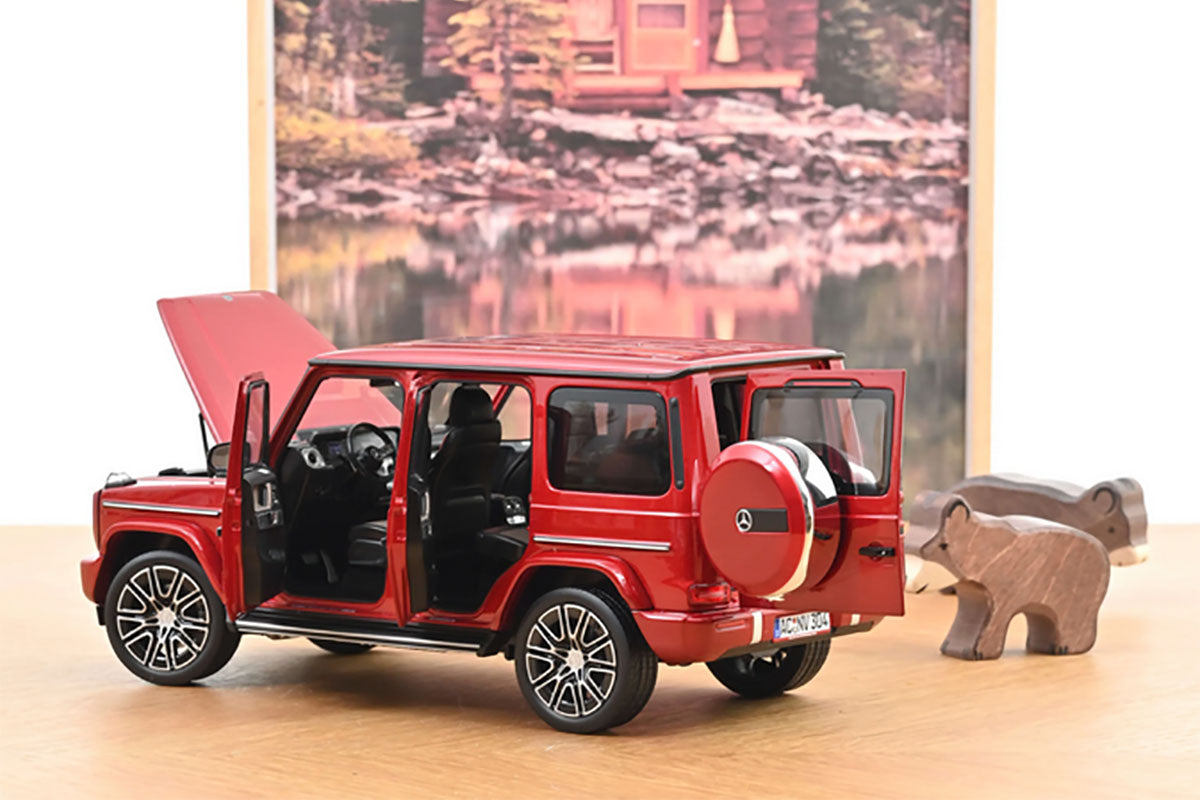 Mercedes-Benz G-Class 2024 rosu - 1/18 Norev