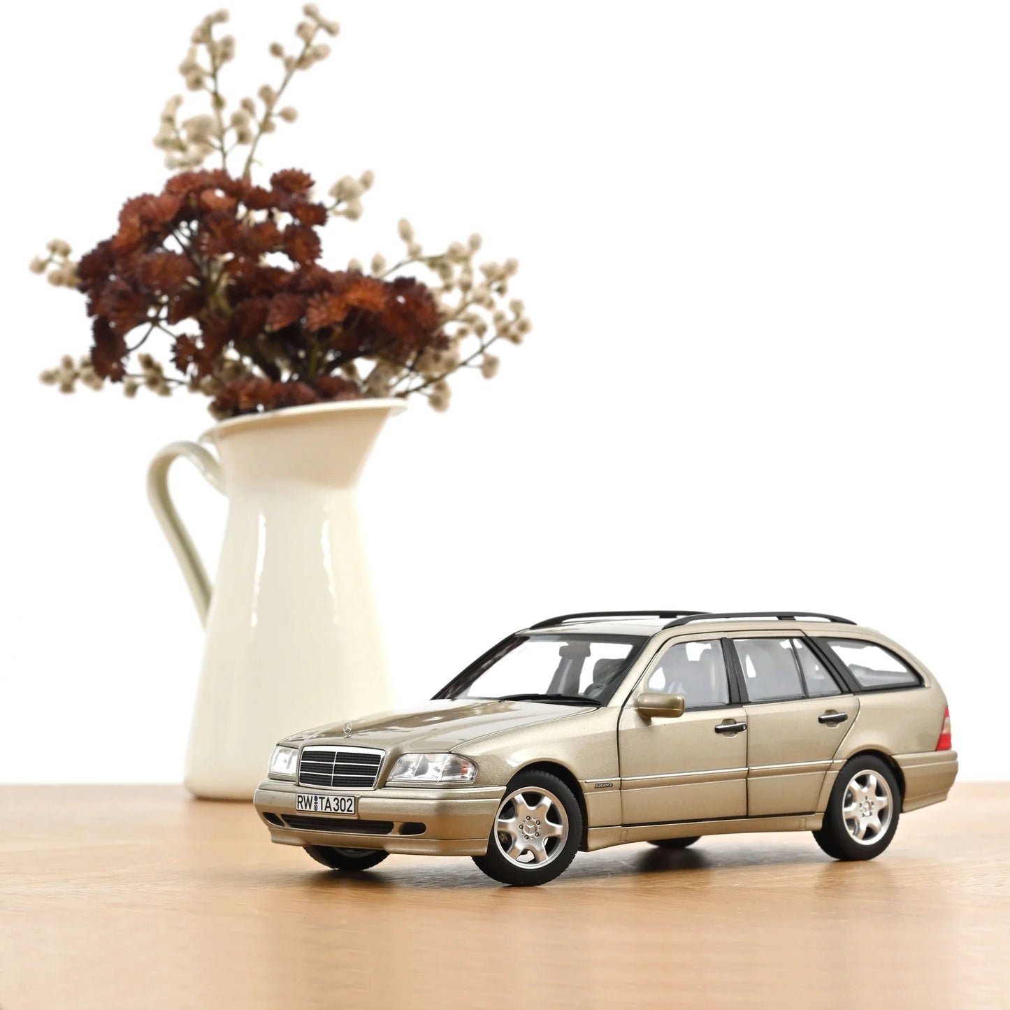 Mercedes-Benz C-Class T-model 1997 smokesilver - 1/18 Norev