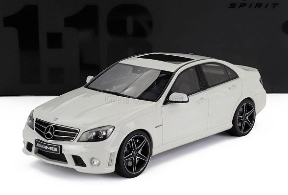 Mercedes-Benz C63 Amg diamond white - 1/18 GT-Spirit