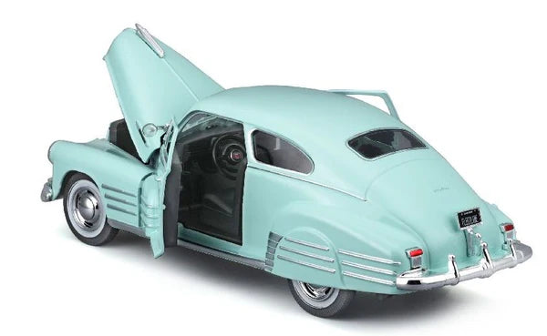 Chevrolet Fleetline Aerosedan 1948 light green - 1/25 Maisto