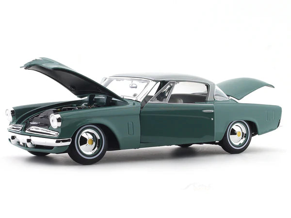 Studebaker Starliner 1953 - 1/18 Maisto