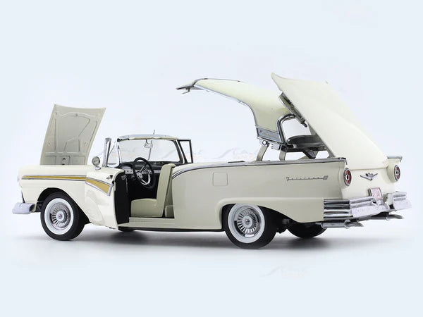 Ford Fairlane 500 Skyliner 1957 colonial white - 1/18 Sun Star
