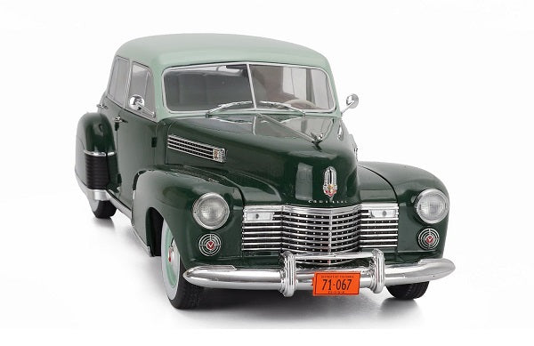 Cadillac Fleetwood Series 60 Special Sedan Green - 1/18 Model Car Group