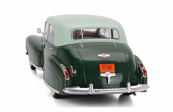 Cadillac Fleetwood Series 60 Special Sedan Green - 1/18 Model Car Group