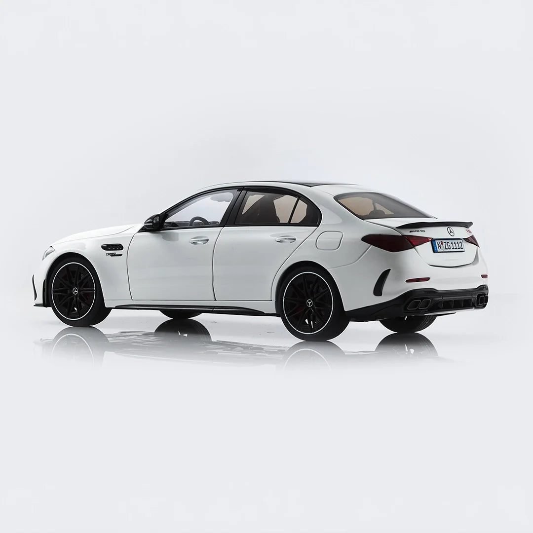 Mercedes AMG C63 S E Performance alb - 1/18 NZG