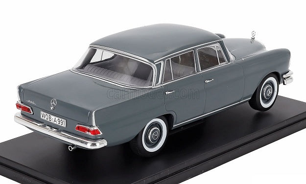 Mercedes-Benz 220 W111 - 1962 gri cu vitrina plexiglass - 1/24 Edicola