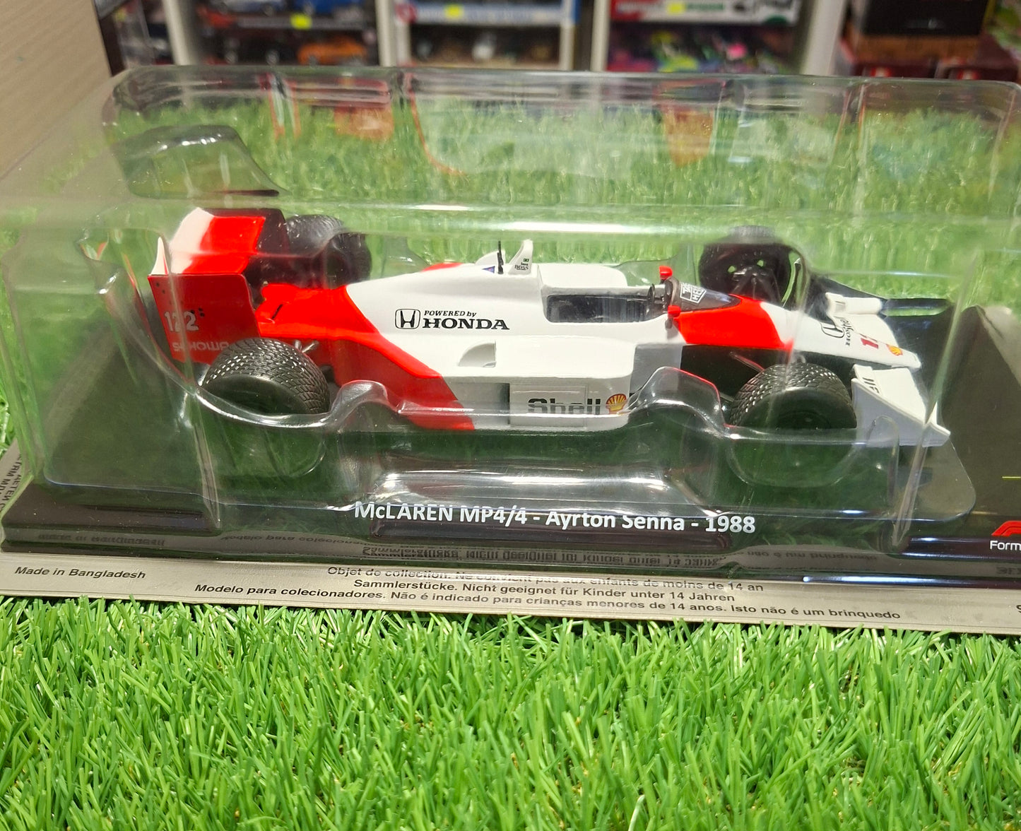Formula 1 McLaren MP4/4 Ayrton Senna 1988 - 1/24 Premium Collectibles