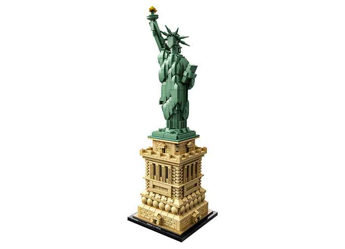 LEGO Architecture 21042 - Statuia Libertatii (1685 piese)