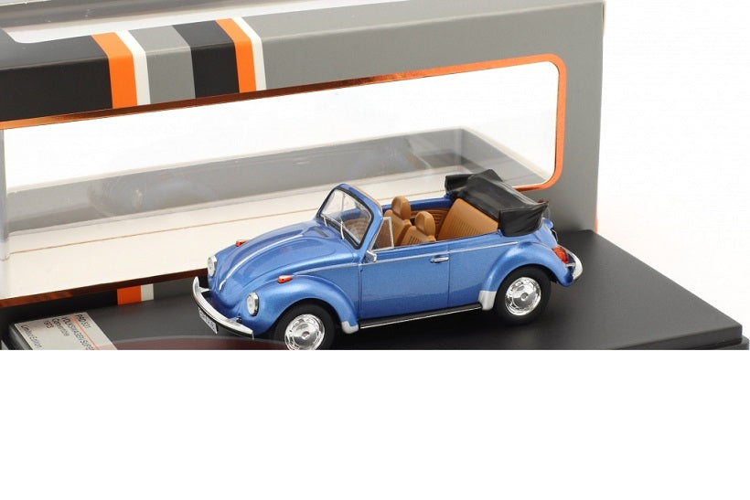 Volkswagen Super Beetle Convertible 1973 cu vitrina plexiglass - 1/43 de Ixo Models.