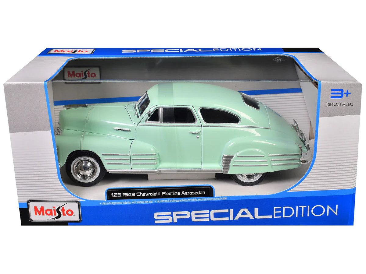 Chevrolet Fleetline Aerosedan 1948 light green - 1/25 Maisto