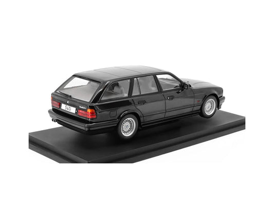 BMW 5-series E34 Touring negru - 1/18 Model Car Group