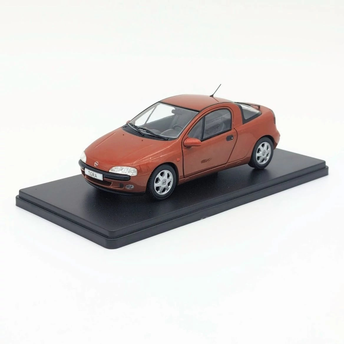Opel Tigra 1994 - 1/24 Whitebox