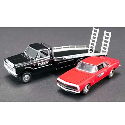 Set 2 masinute Chevrolet C-30 Ramp Truck 1970 cu Chevrolet Camaro 1967 - 1/64 ACME