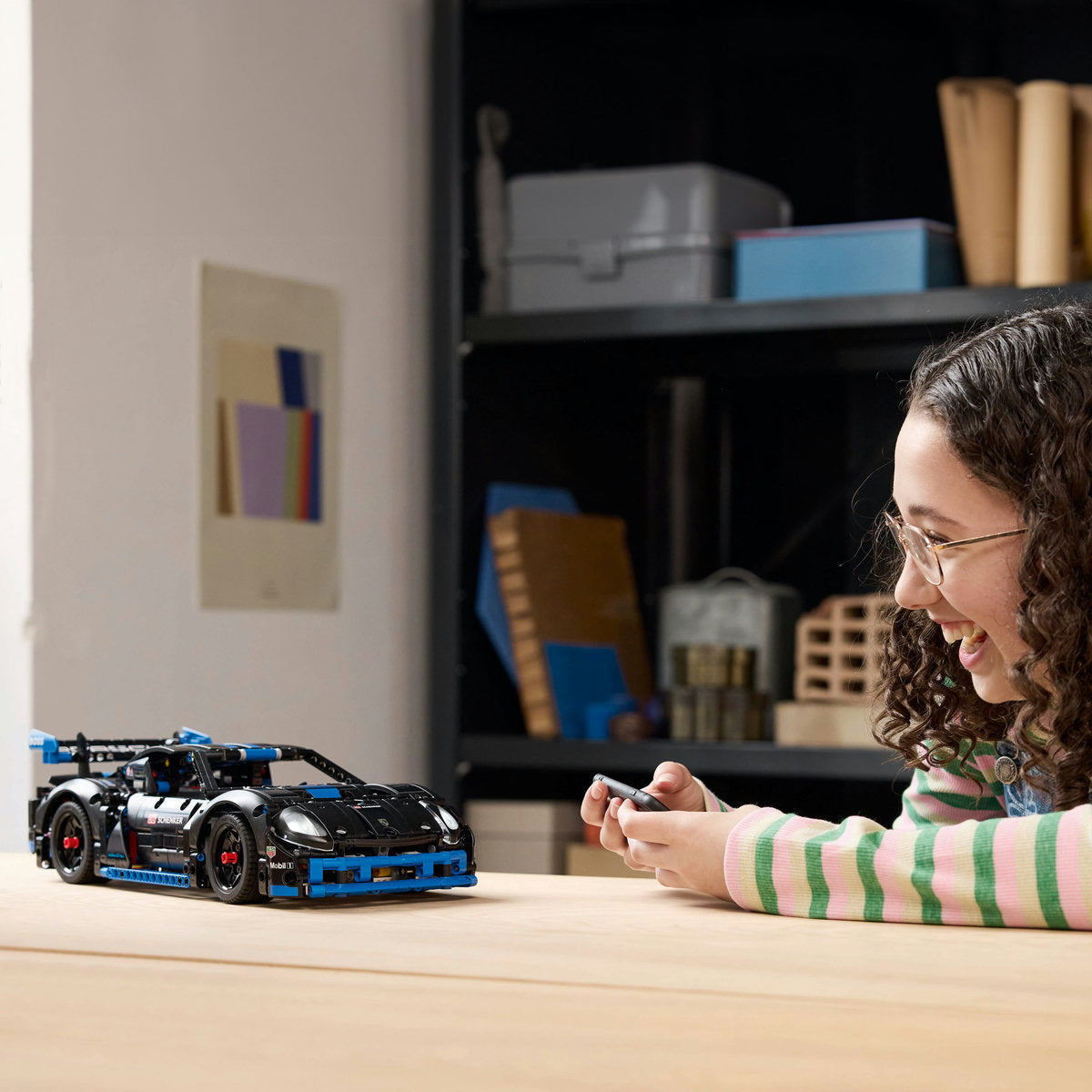 LEGO Technic 42176 - Masina de curse Porsche GT4 e-Performance (838 piese)