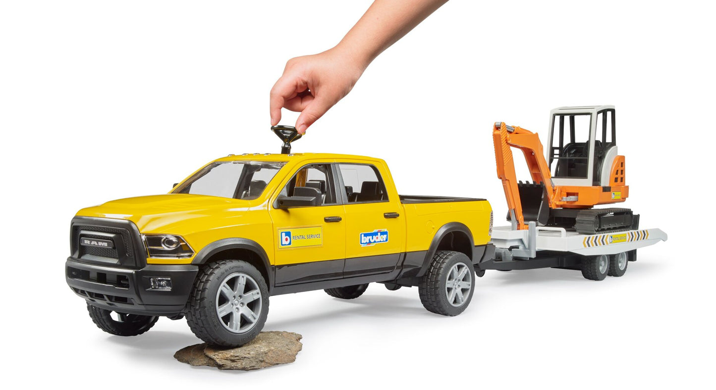 BRUDER 2546 - Camion de  service off-road RAM cu mini excavator