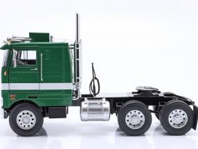 Camion Peterbilt 352 Pacemaker SZM 1977-1979 verde/alb - 1/18 Road Kings