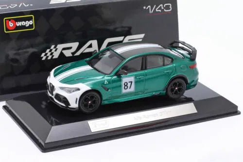 Alfa Romeo Giulia GTAm #87 cu vitrina plexiglass - 1/43 Bburago