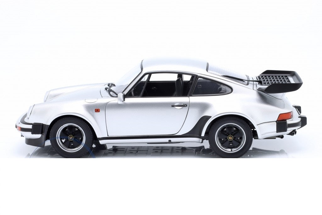 Porsche Turbo 930 (Argintiu) - 1/12 SCHUCO