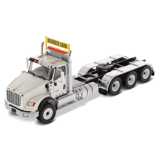 Camion International HX620 Tridem Tractor - 1/50 Diecast Masters