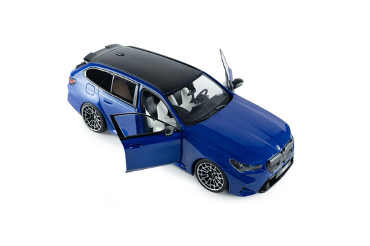 BMW M5 Touring 2025 albastru - 1/18 Solido