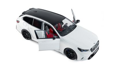 BMW M5 Touring 2025 alb - 1/18 Solido