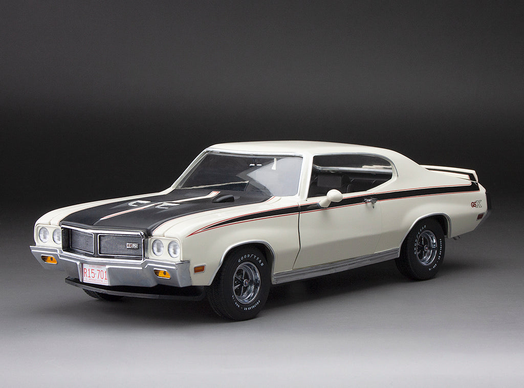 Buick GSX 1970 apollo white - 1/18 Sun Star