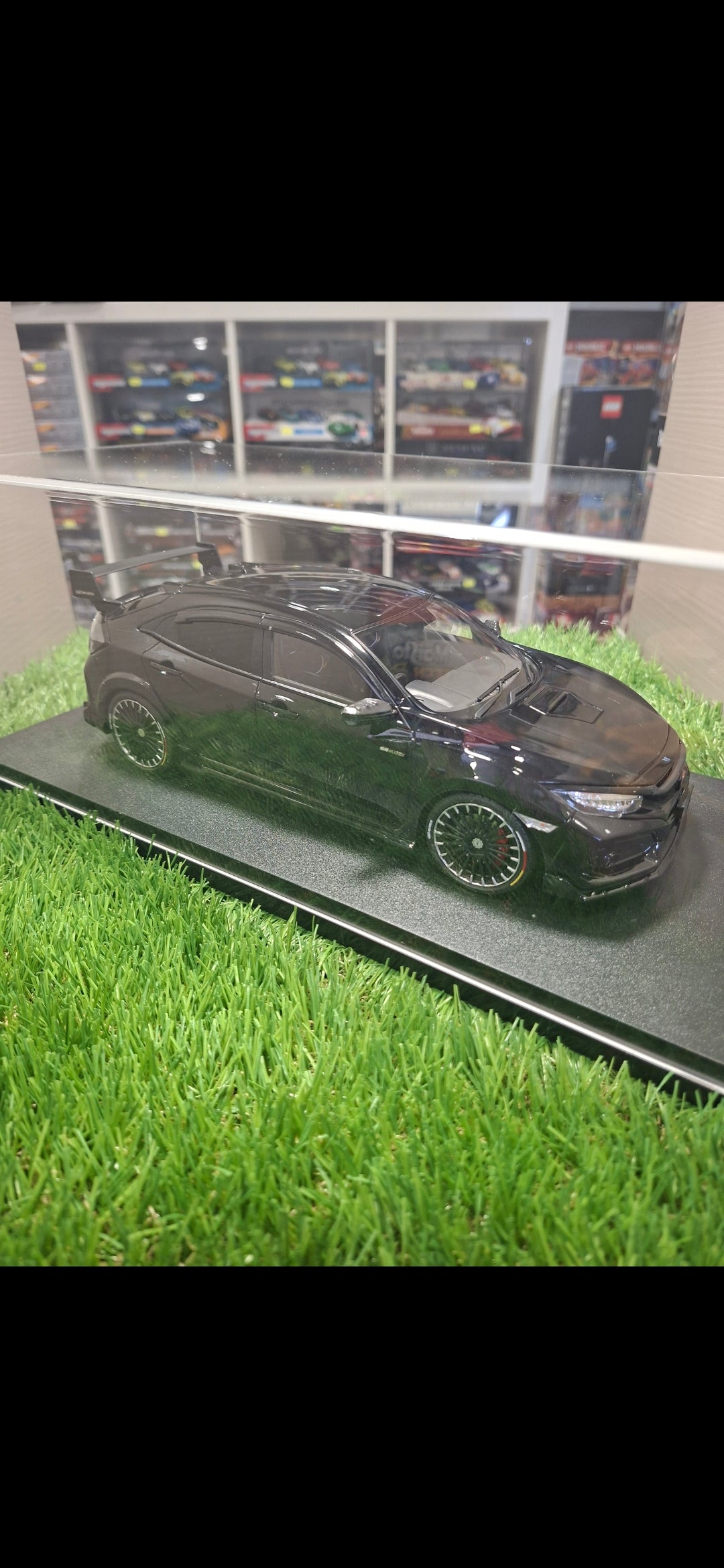 Honda Civic Mugen Type R neagra cu vitrina plexiglass - 1/18 Pop Race