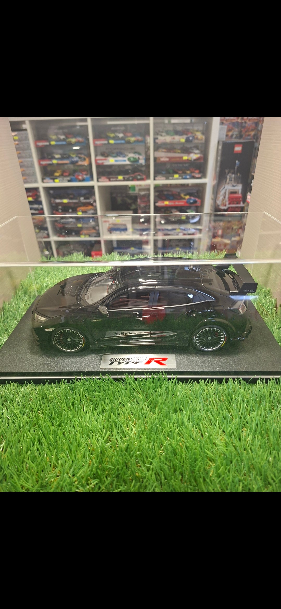Honda Civic Mugen Type R neagra cu vitrina plexiglass - 1/18 Pop Race