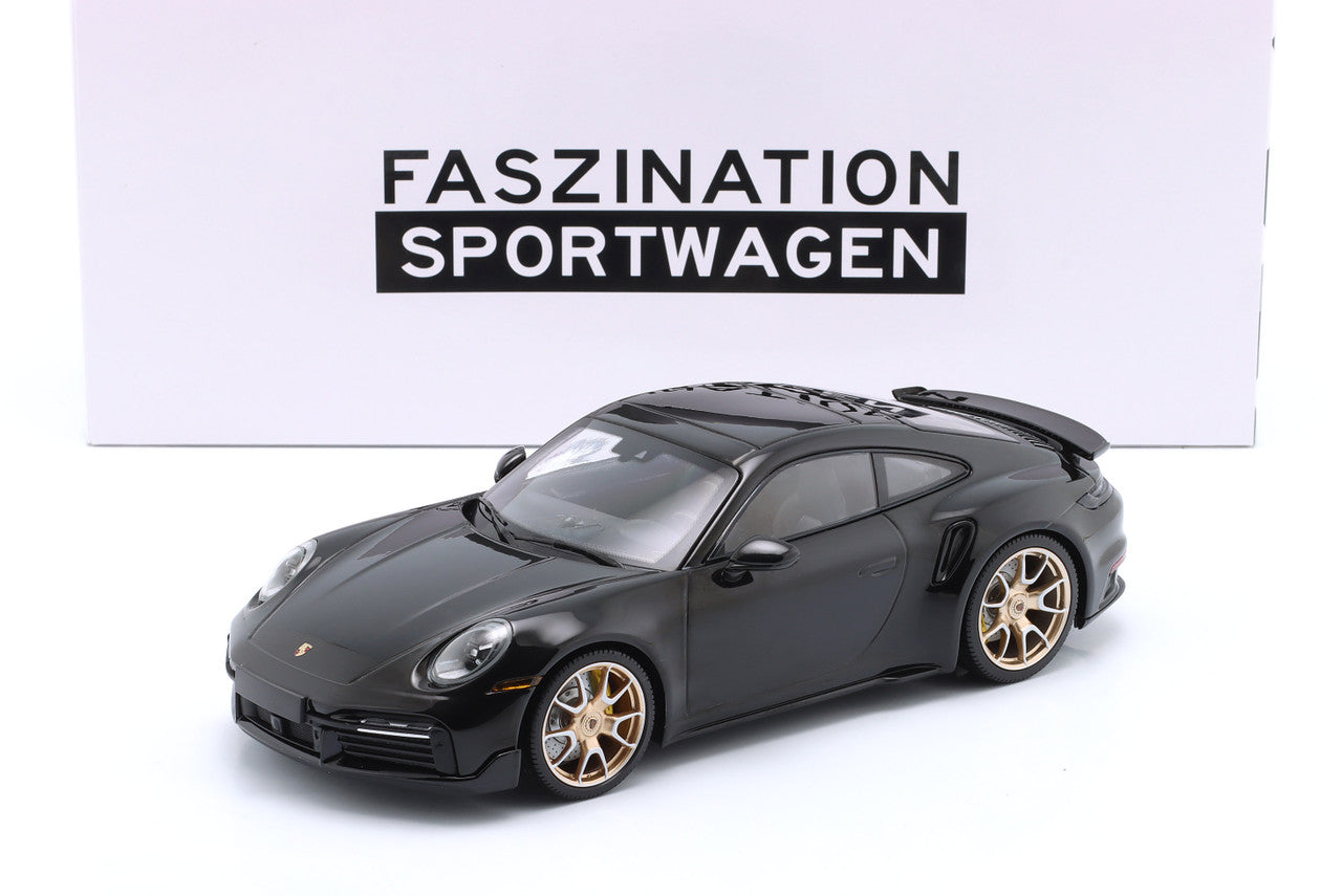 Porsche 911 (992) Turbo S Coupe Sport Design 2024 negru cu jante aurii 1/555pcs - 1/18 Minichamps