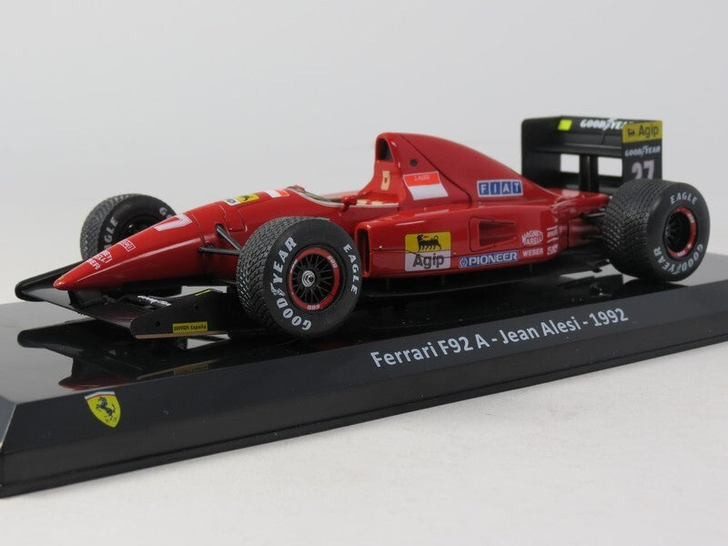 Formula 1 Ferrari F92 A Jean Alesi 1992 cu vitrina - 1/24 Altaya