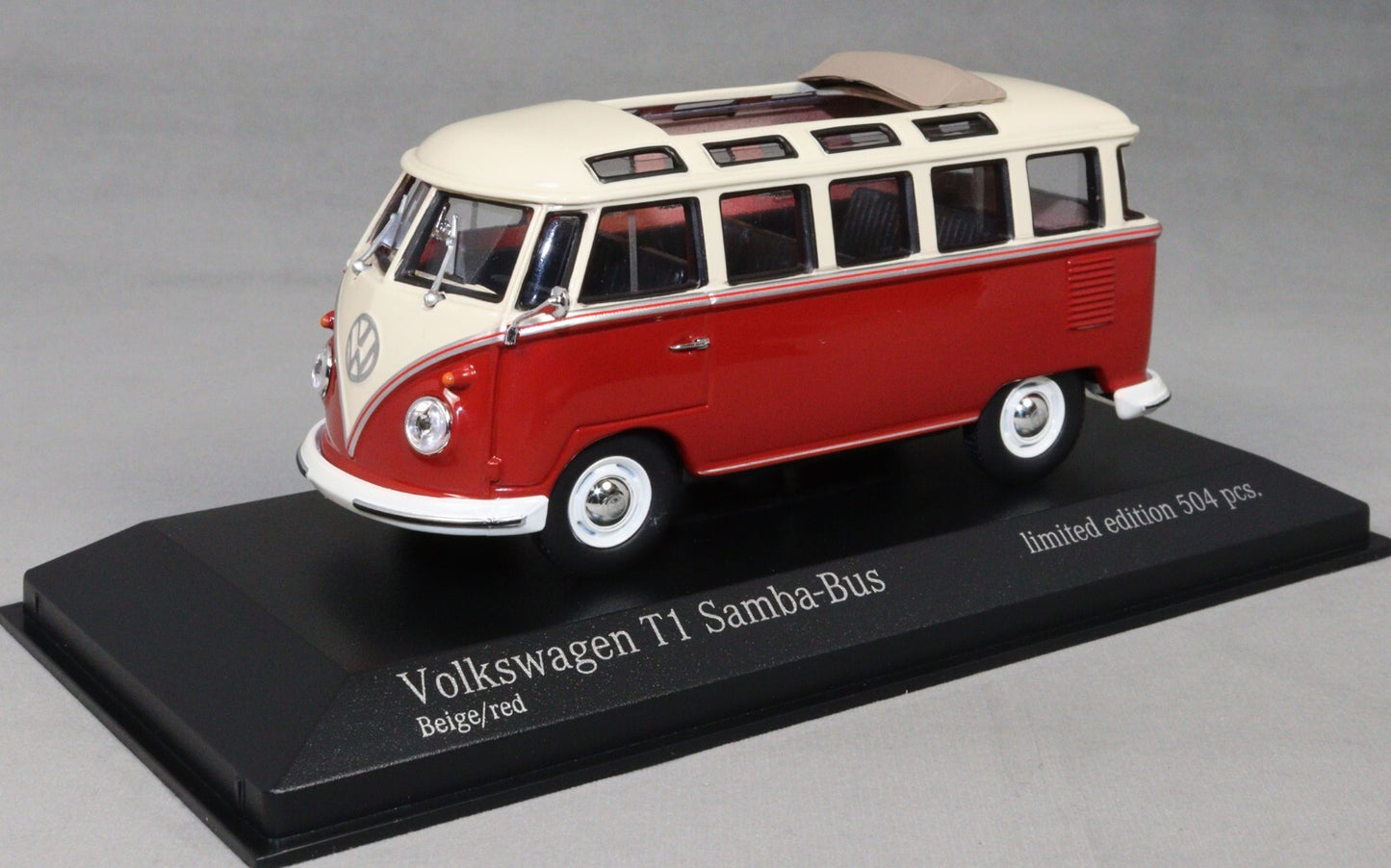 Volkswagen T1 Samba-Bus 1/504pcs cu vitrina plexiglass - 1/43 Minichamps