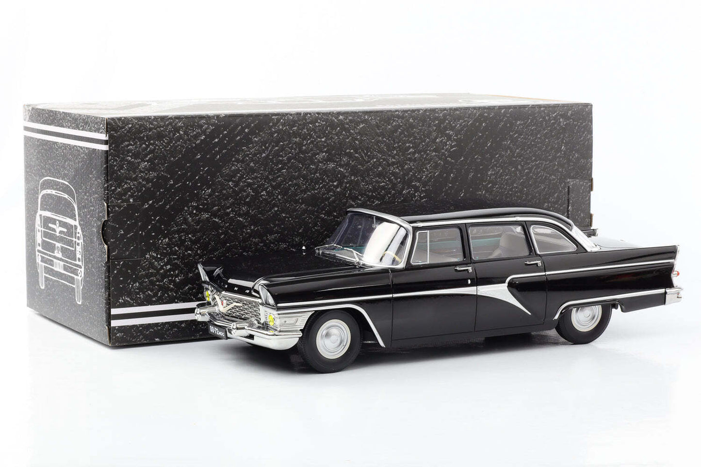 GAZ 13 Seagull Black - 1/18 Triple9 Collection