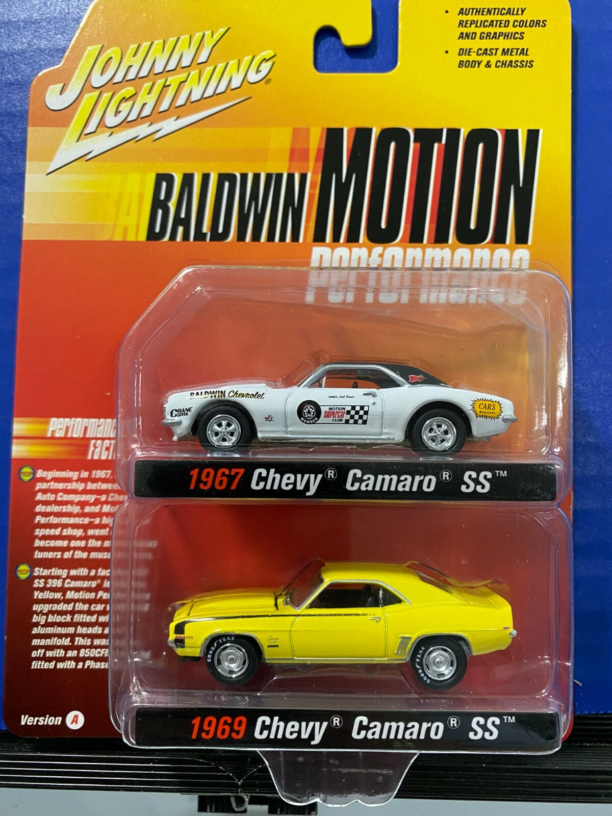 Set 2 masinute Chevy Cmaro SS 1967 si Chevy Camaro SS 1969 - 1/64 Johnny Lightning