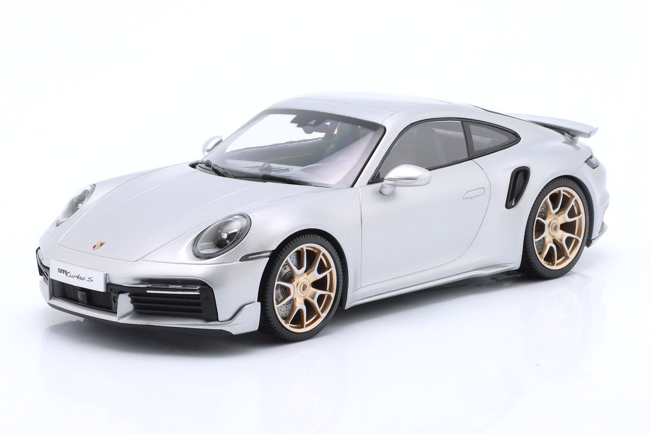 Porsche 911 (992) Turbo S Coupe Sport argintiu cu jante aurii 2024 1/300pcs - 1/18 Minichamps