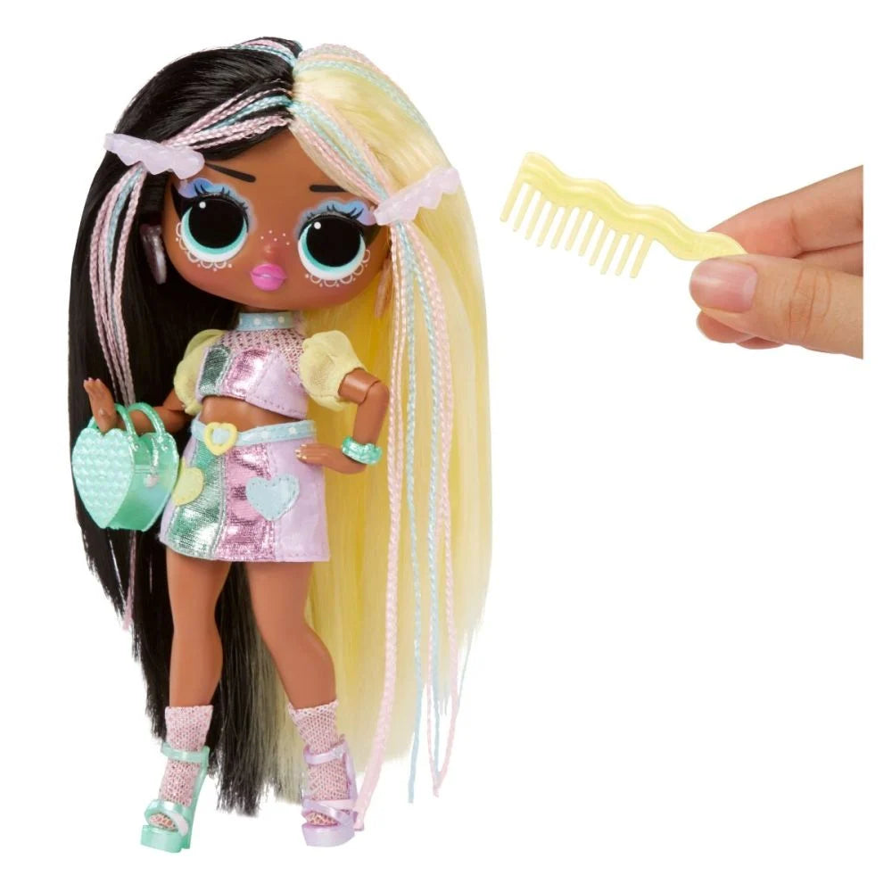 Papusa LOL Surprise Tweens - Darcy Blush 17cm