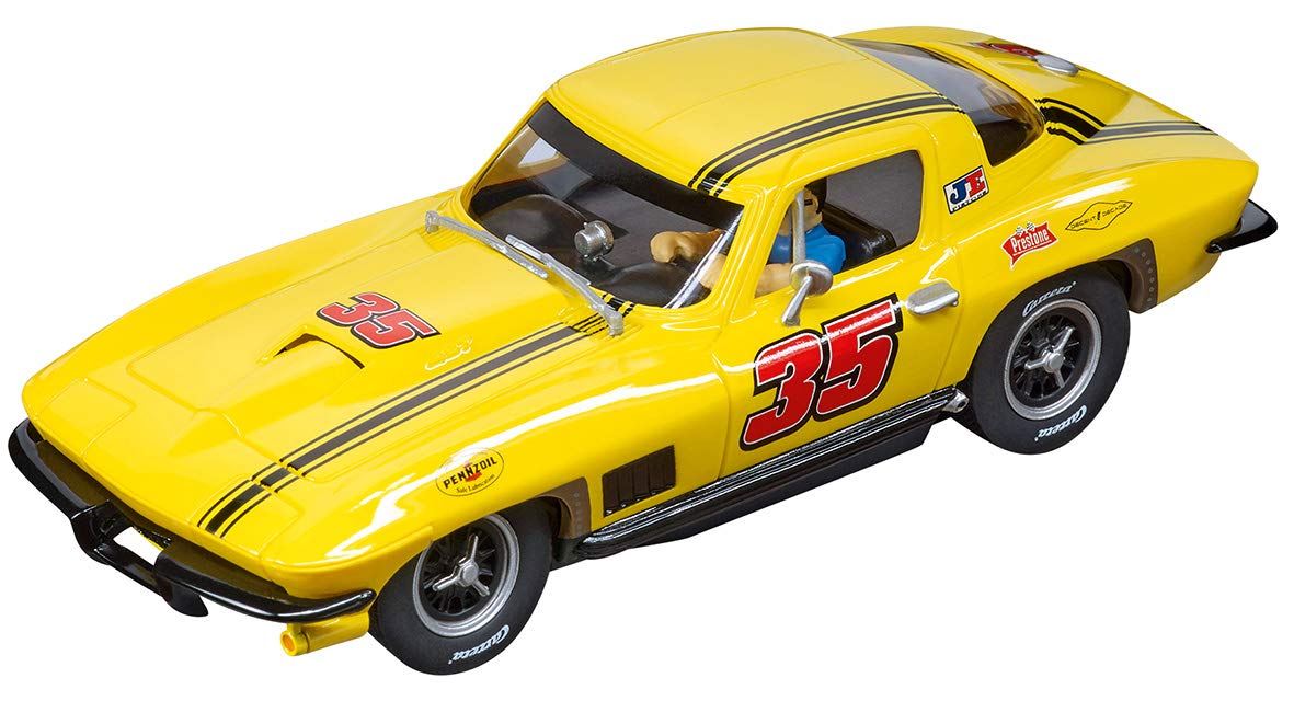 Chevrolet Corvette Sting Ray No.35 cu pilot si vitrina plexiglass pentru pista Carrera - 1/32 Carrera Evolution