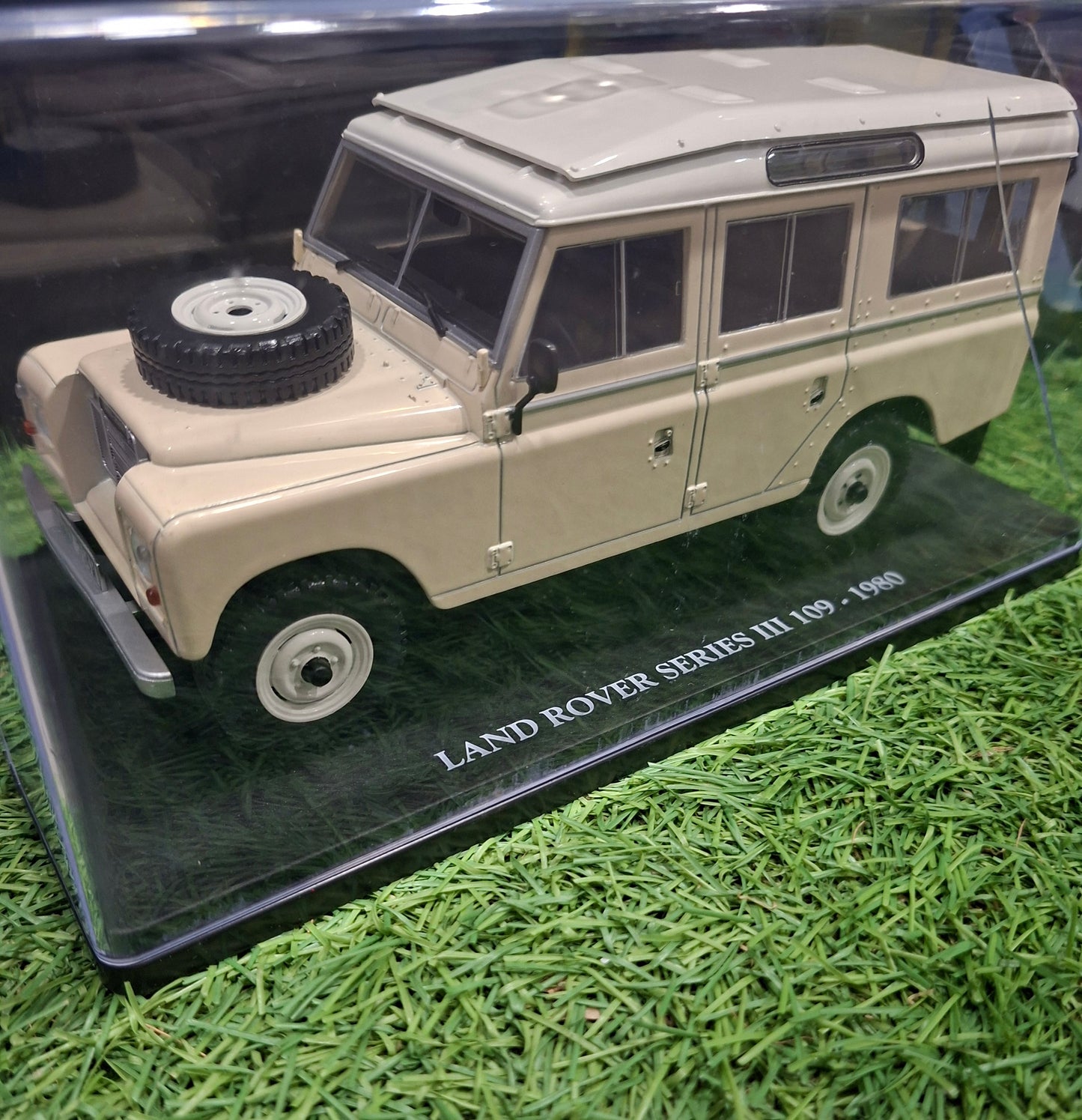 Land Rover Series III 109 - 1980 - 1/24 Altaya