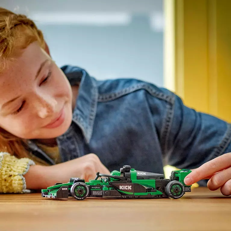 LEGO Speed Champions 77247 - Masina de curse KICK Sauber F1 Team C44 (259 piese)