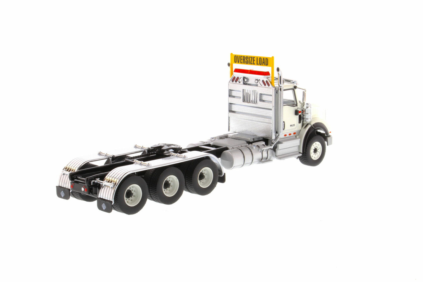Camion International HX620 Tridem Tractor - 1/50 Diecast Masters
